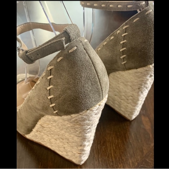 💫HP‼️💫 GIUSEPPE ZANOTTI Wedges in Grayish-Sage Color, Size 38.5 (US 8.5) - Picture 8 of 11